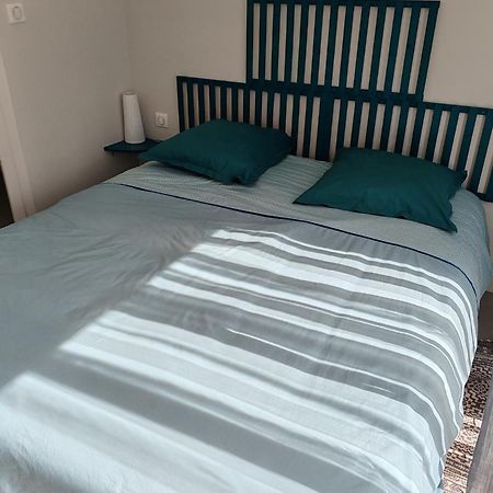 La Revetizon Bed & Breakfast Saint-Pierre-d'Amilly ภายนอก รูปภาพ
