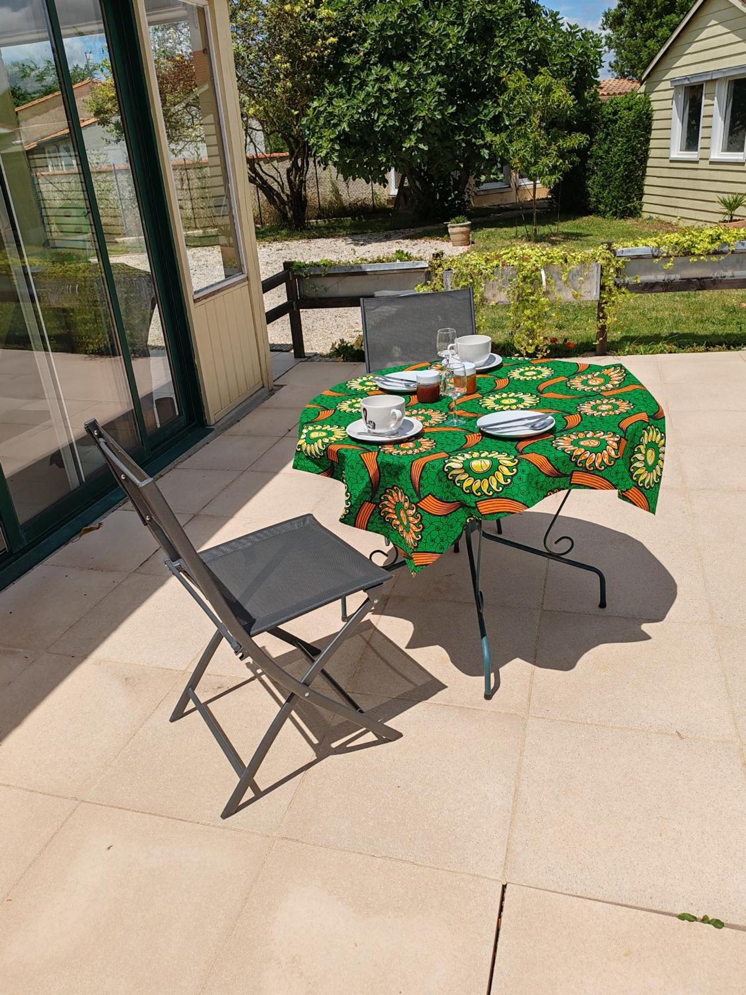 La Revetizon Bed & Breakfast Saint-Pierre-d'Amilly ภายนอก รูปภาพ